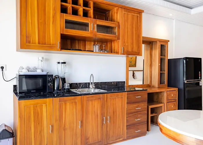 Dhong Livin Uluwatu 4*