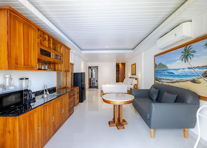 Dhong Livin Uluwatu 4*