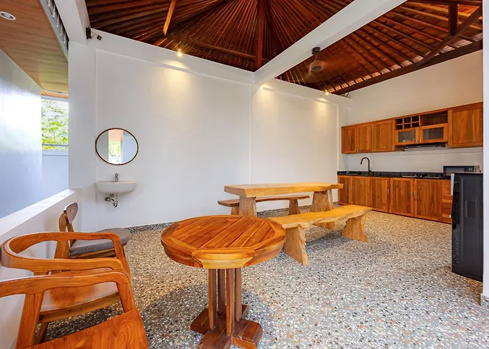 Guest house Dhong Livin Uluwatu Badung (Bali)